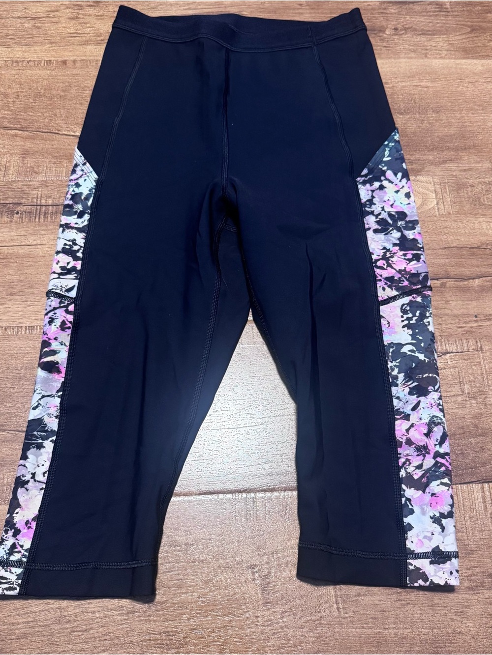 Lululemon High Rise Paddle Crop Size 8 - Picture 3 of 6